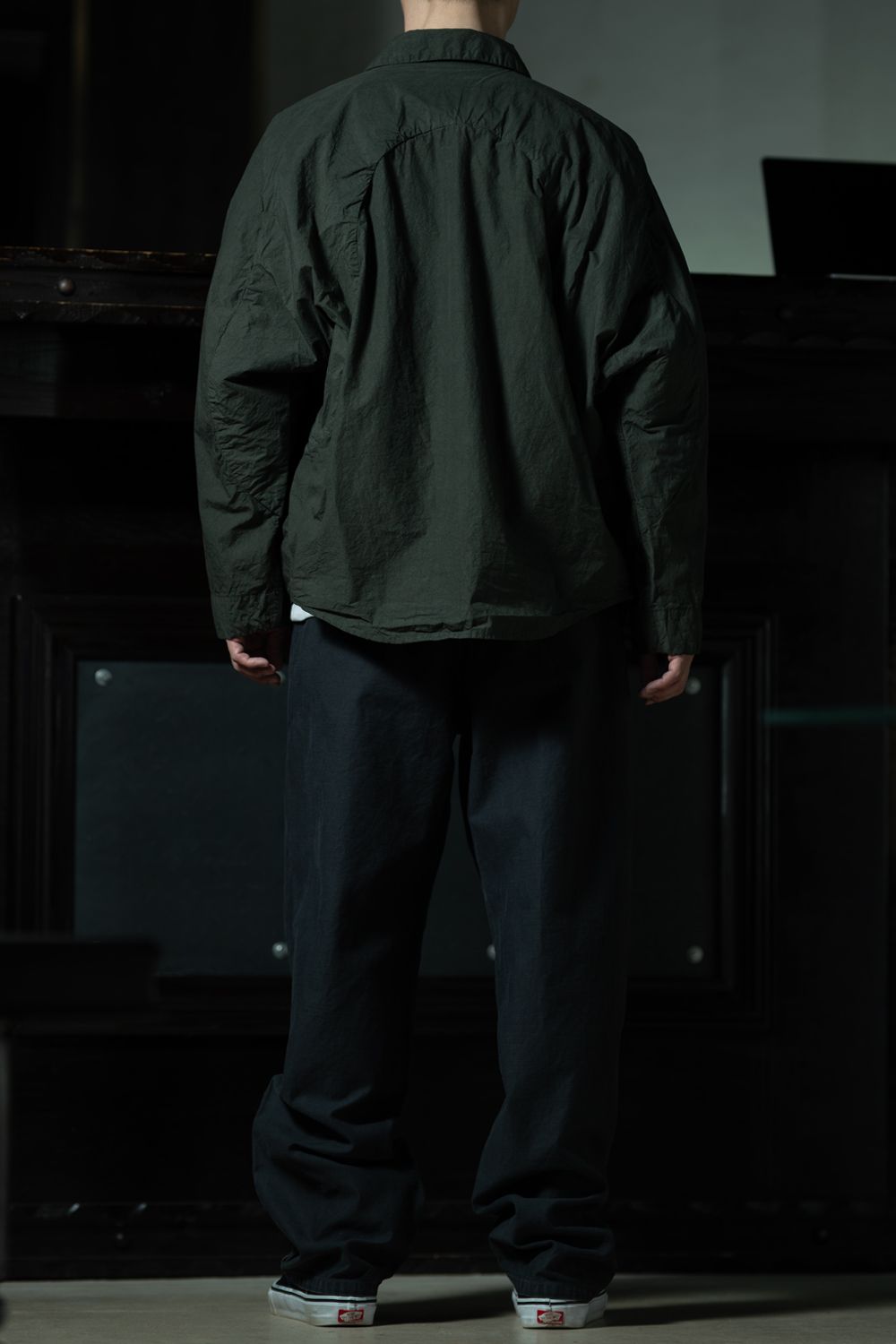 Mono Utility — C.E × amachi.、グレーとグリーンで構築する静かな凄み