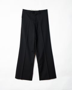 Classic straight pants with 2 back pockets