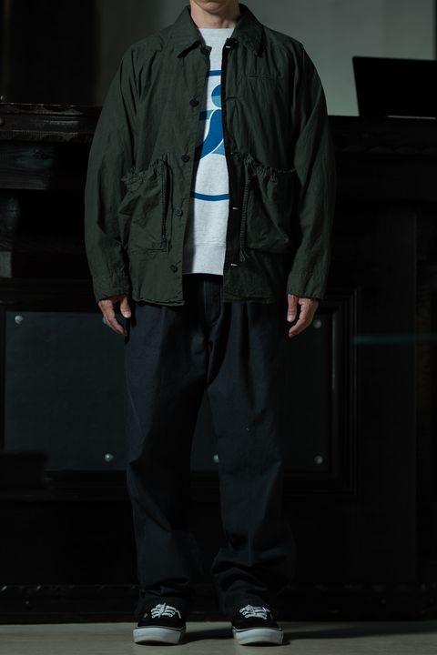 Mono Utility — C.E × amachi.、グレーとグリーンで構築する静かな凄み