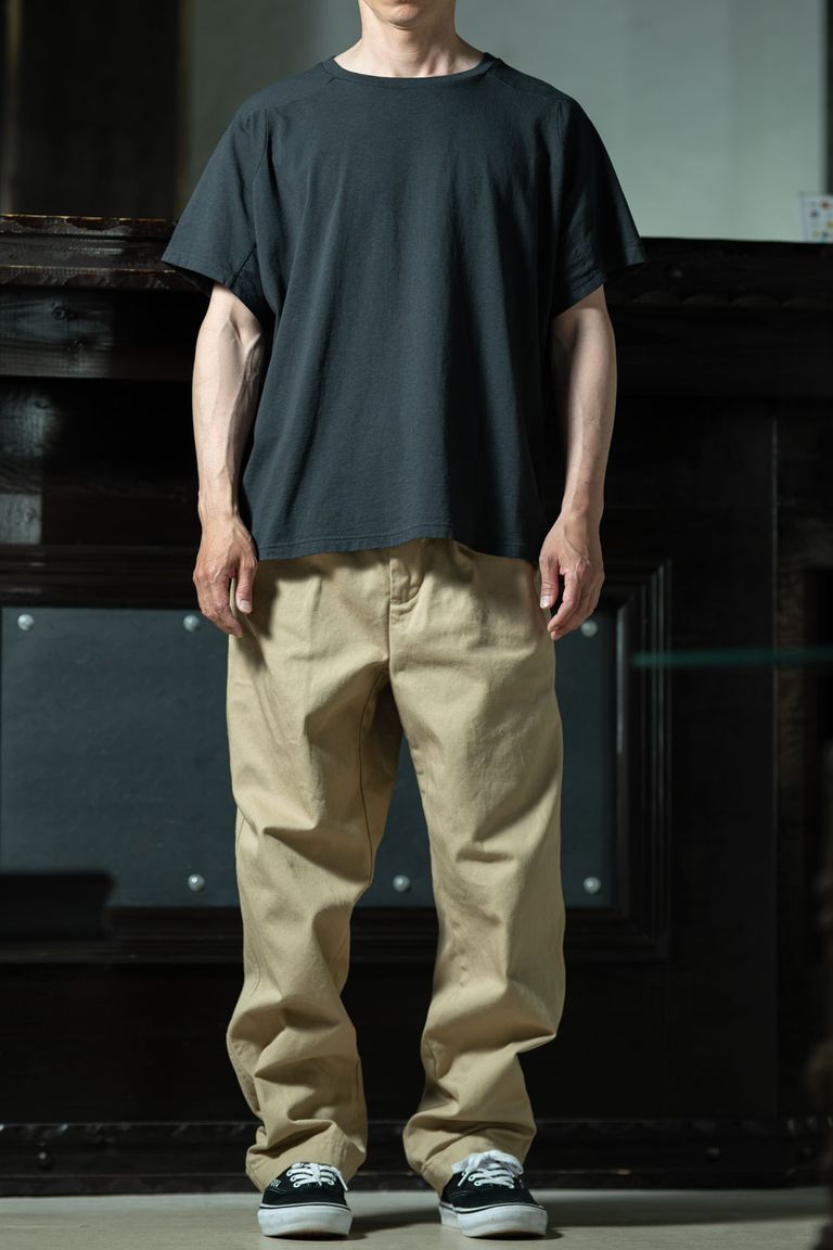 amachi. × C.E｜Fabric Forming Tee ×ツータックパンツのリラックスドセットアップ感