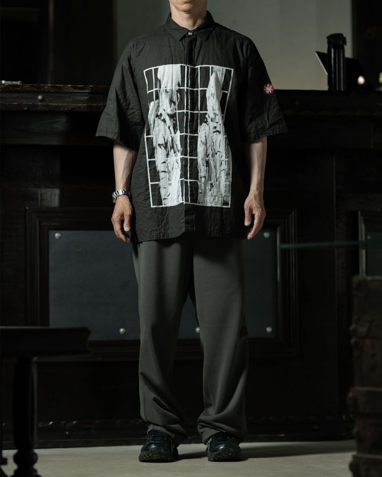 STYLE NO. 1136 C.E MD Guy Short Sleeve Shirt × PE Jersey Jog Pants Charcoal、チャコールジャージで作るスポーティコーデ