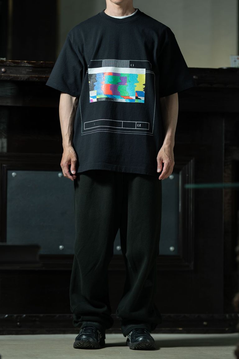 C.E MD Petitio Principii T × DBL Knit Jog Pants Black、ダブルニットで仕立てるブラックトーンのオールC.Eセットアップ