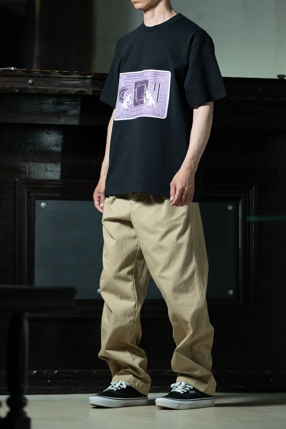C.E One Dimensional Projection T × Cotton Casual Two Tuck Pants、オールC.Eで組むワントーンのリラックスコーデ