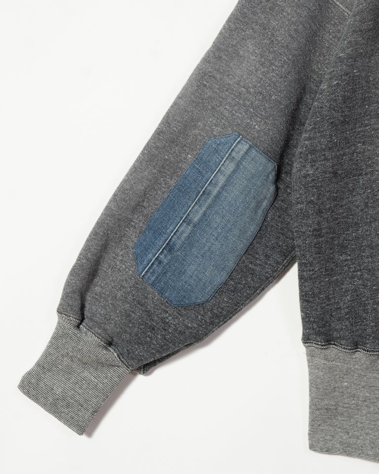 （BLEACHED HEATHER GRAY）物資が不足していた当時は、全ての物が大切に使われており当然衣服も資源の一つと考えられていた。擦り切れる前の薄くなった肘に、持ち主の手元にある余り布で補強する場合が多く、デニムを多く所有するワーカー達は破れて着用できなくなったデニムを補強布に使用していた。