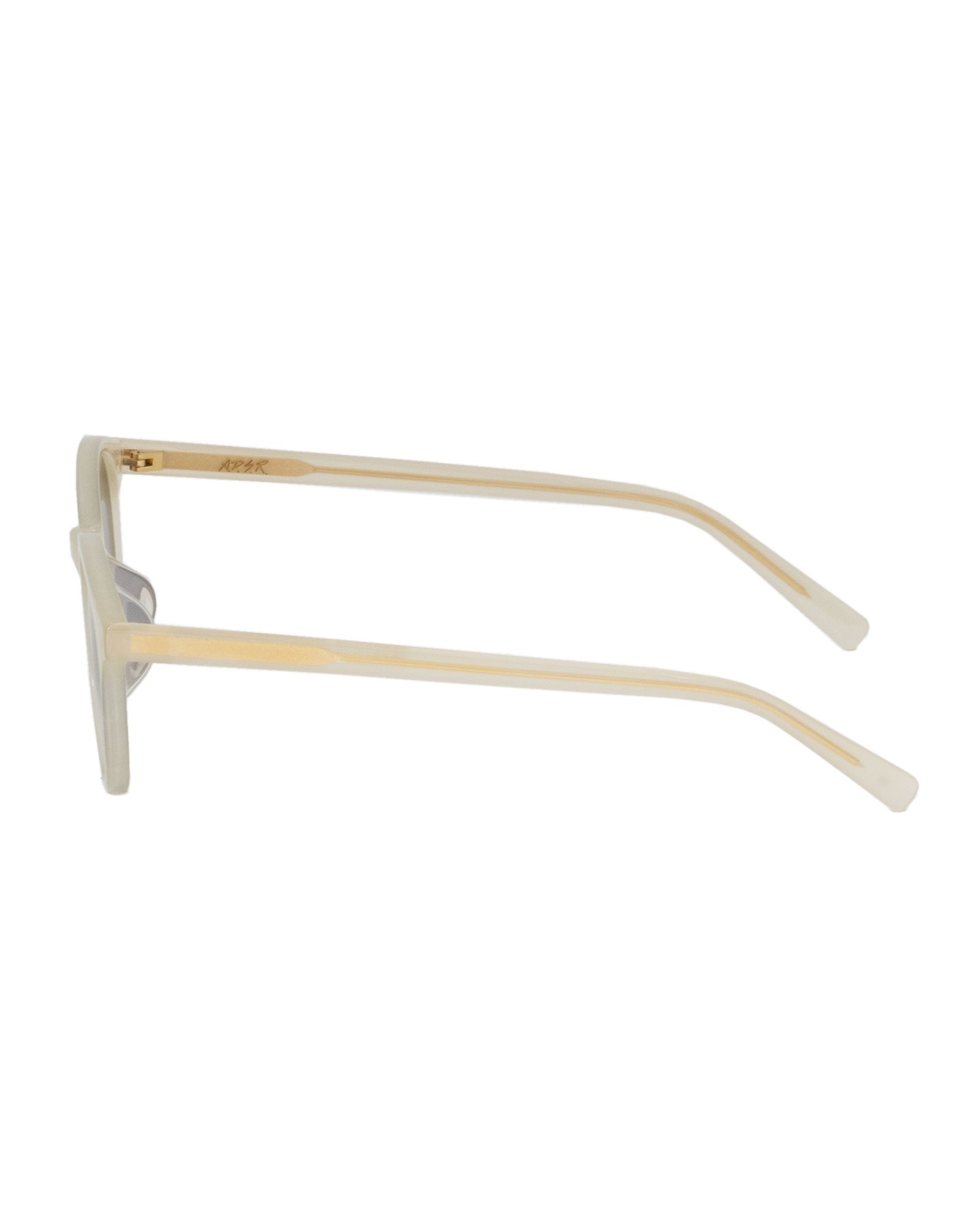 STEFAN03. Beige