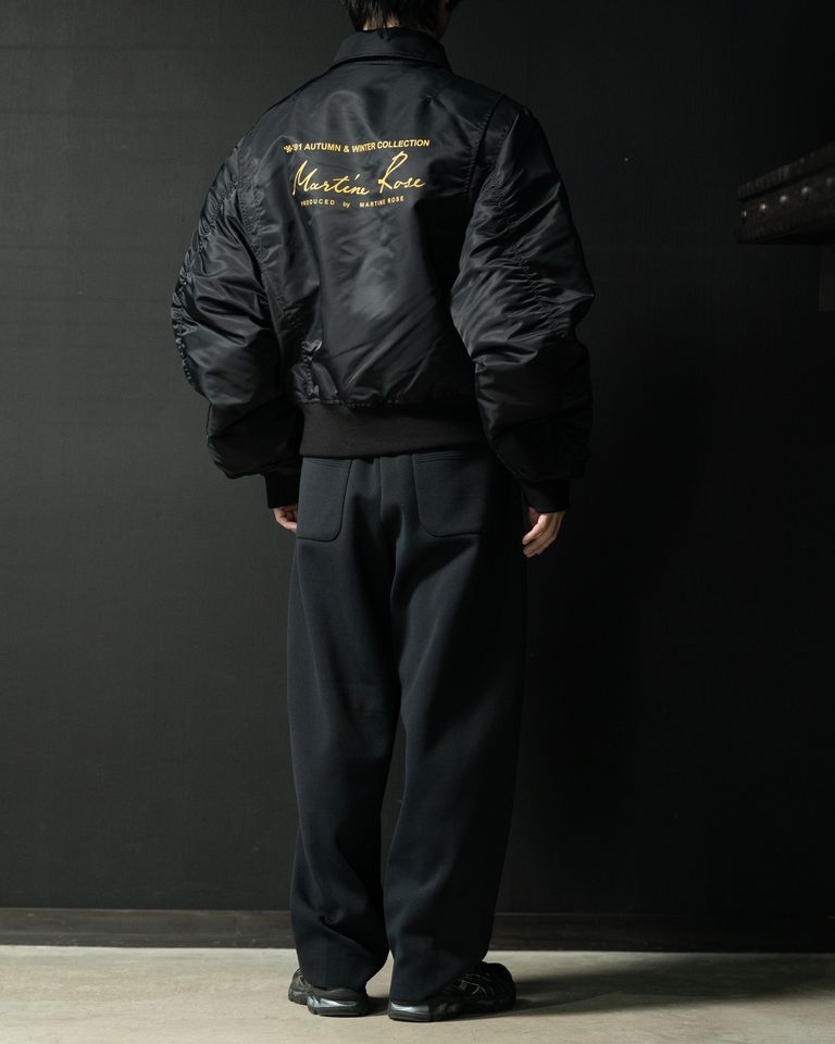 身長168cm 体重55kg 着用サイズXL  ボンバージャケットです。M: 100% NYLON, L: 100% NYLON, I: 100% RPET