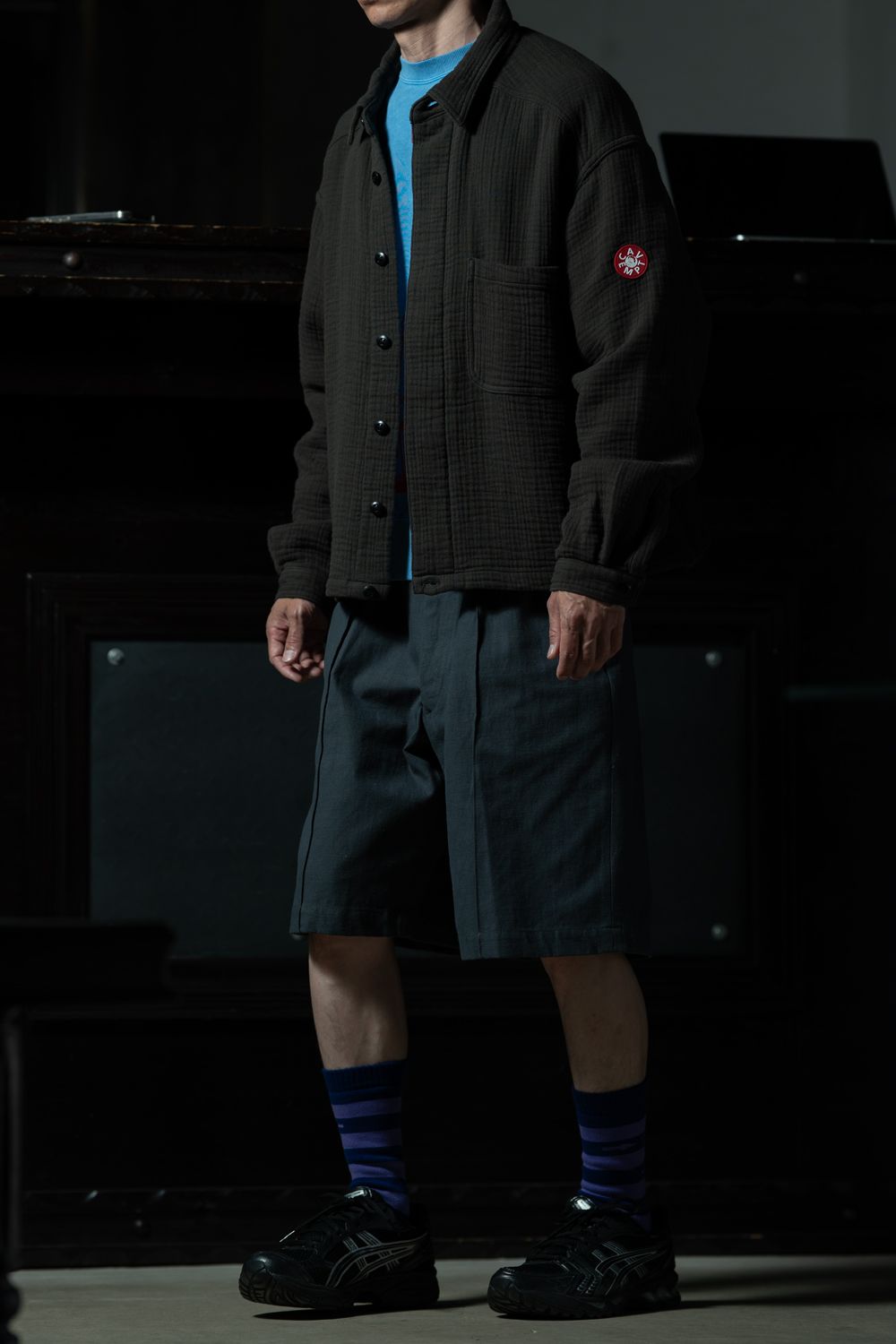 Dark Layer — C.E OVERDYE MD PLain Speech CREW NECK ダークな重ね着にブルーを灯す