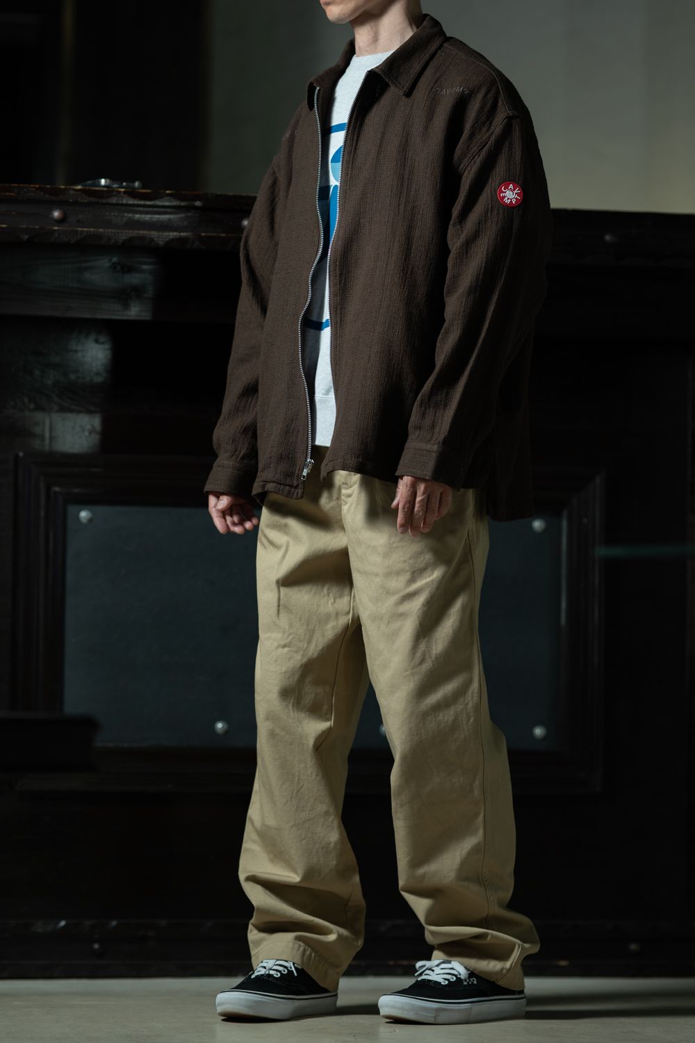 Stone & Linen — 土の色で統一する、C.E春のリラックスドスタイル