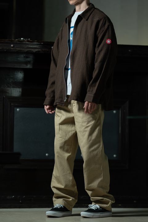 Stone & Linen — 土の色で統一する、C.E春のリラックスドスタイル