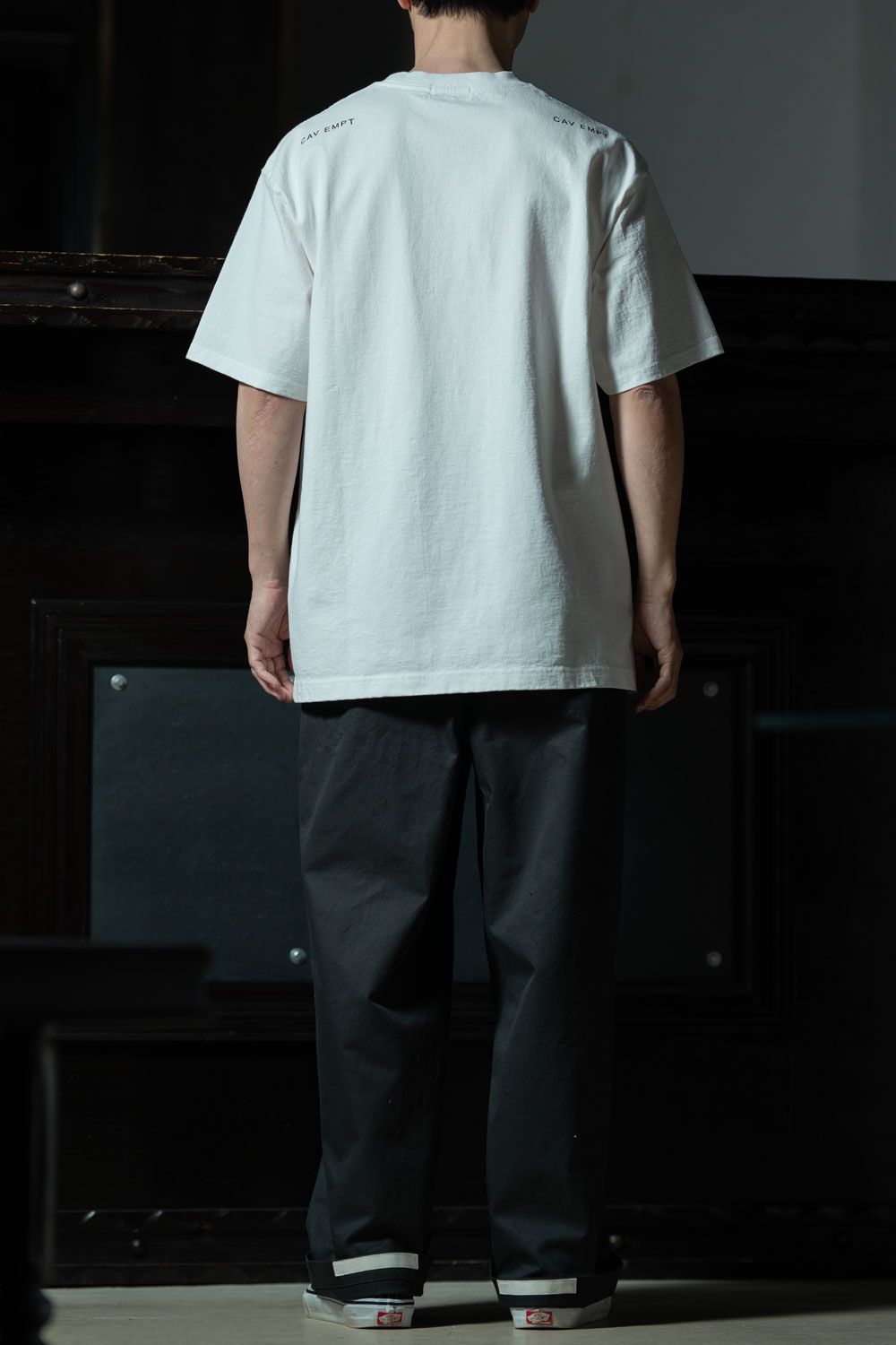 C.E MD Corporate Entity T × YOUTH OF THE WATER 261-03002 Cotton Pants、素材感で魅せる上品ミニマルコーデ