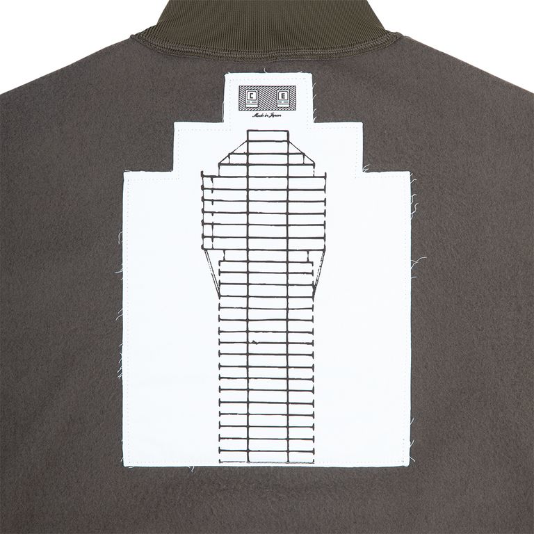 後ろ身頃裏には布パッチを配置。