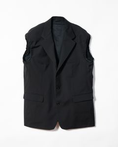 Blazer with elastic in sleeves