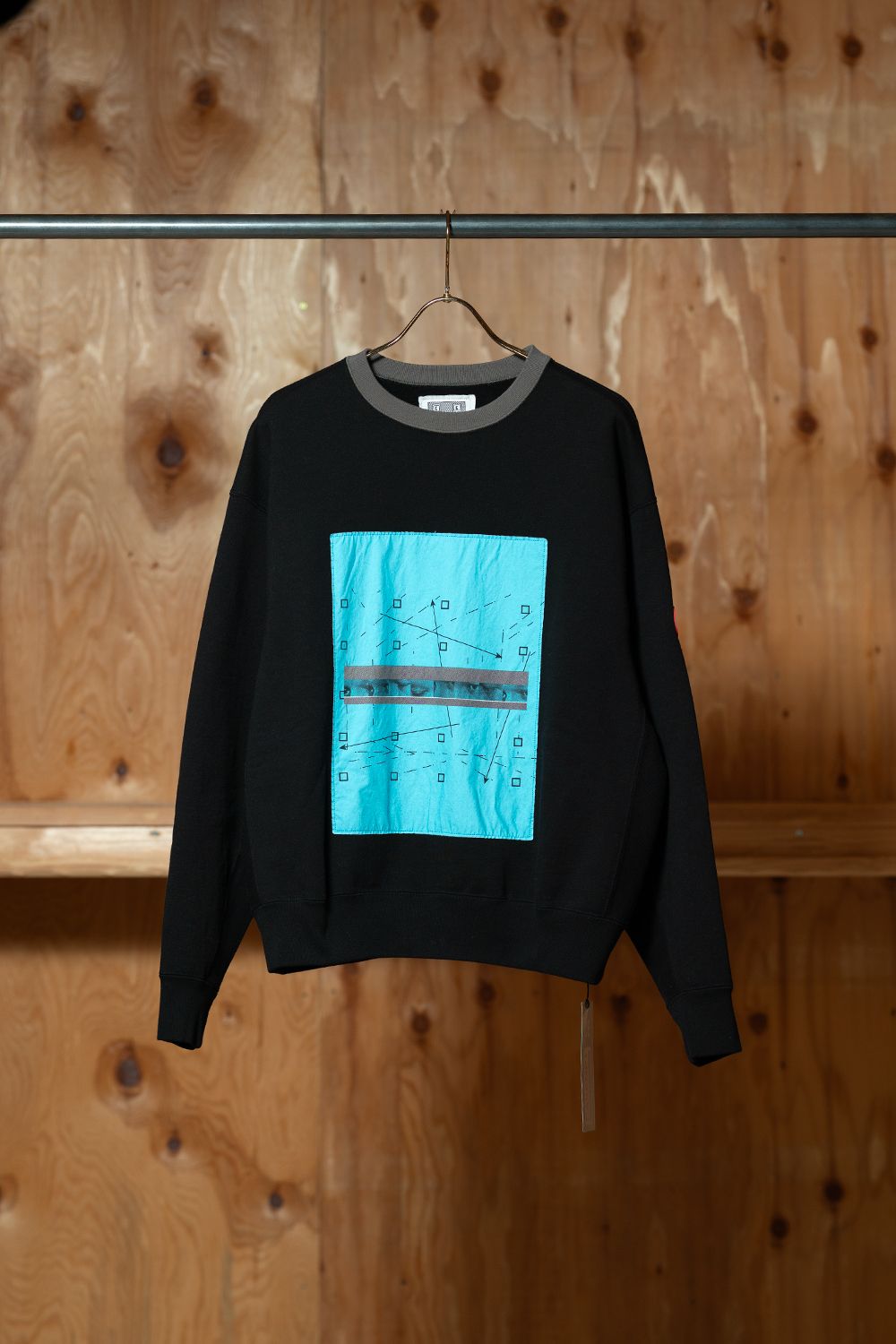 C.E AS MCCO Crew Neck 入荷 | 前後で仕掛けが違う2026SSスウェット、3パターンのコーディネートで解説