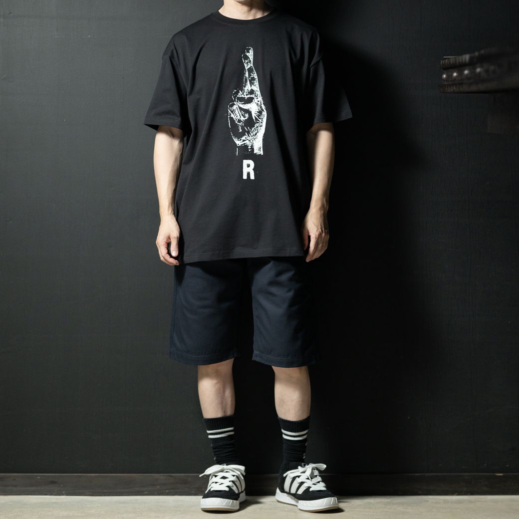 Oversized T-shirt with hand sign print