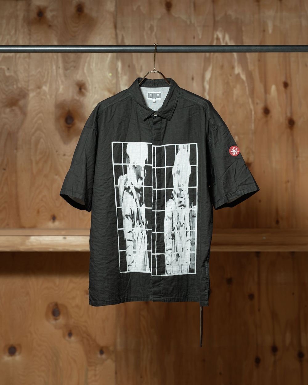 【C.E / CAV EMPT】MD Guy Short Sleeve Shirt のディテールと着こなし10通り｜2026SS 半袖シャツ