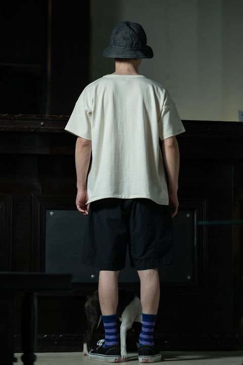 amachi. Field Work Shorts × T.T Tee、ゆとりあるショーツで涼やかに