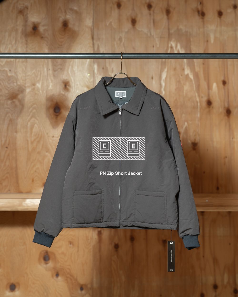 C.E（シーイー）PN Zip Short Jacket｜シンサレート中綿の撥水ショートジャケット