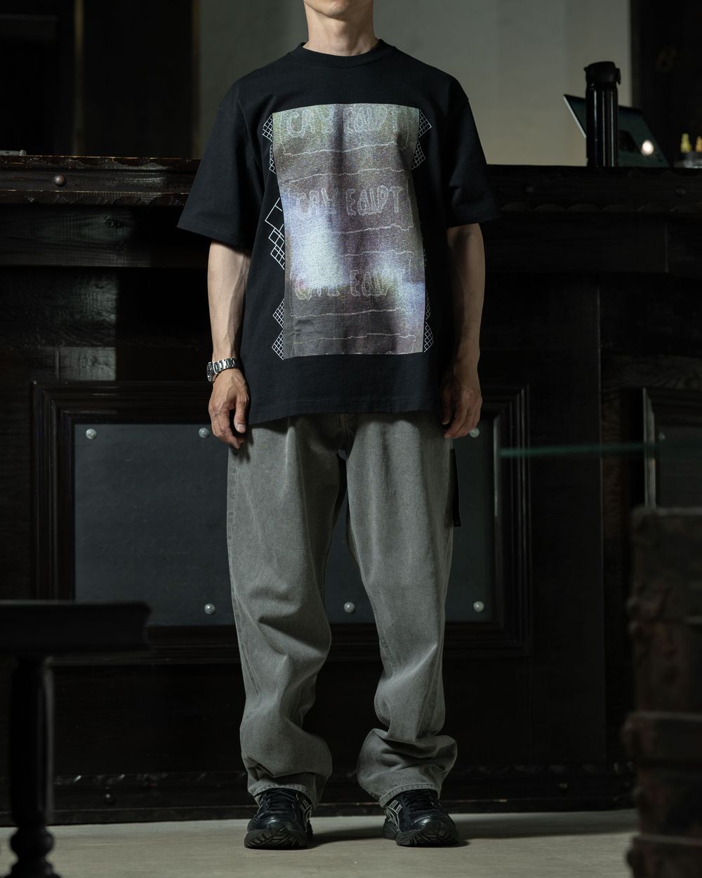STYLE NO. 1123 カーキデニムと、定番T。