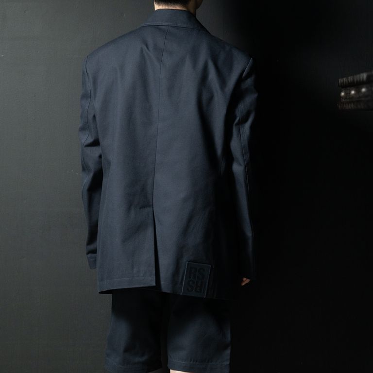 身長168cm 体重55kg 44着用 コットン100%、デニムブレザー、RSレザーワッペン、ノッチドラペル、メタルボタン、総裏地、センターベント、生産国イタリア