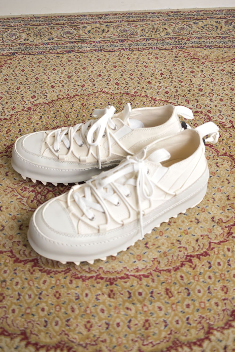 Double Lace Up Shark Sole Sneaker"White" / ダブルレースアップ シャークソールスニーカー"ホワイト"