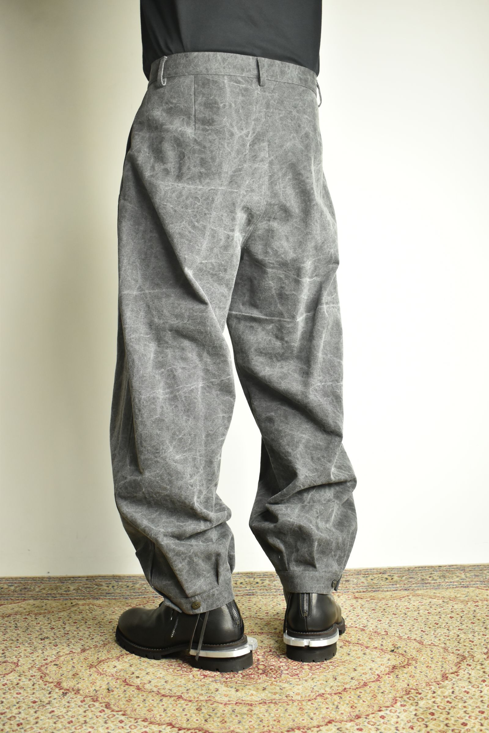 Tucked Hem Pants with Button Closure"Charcoal" /  タックヘムパンツ "チャコール"