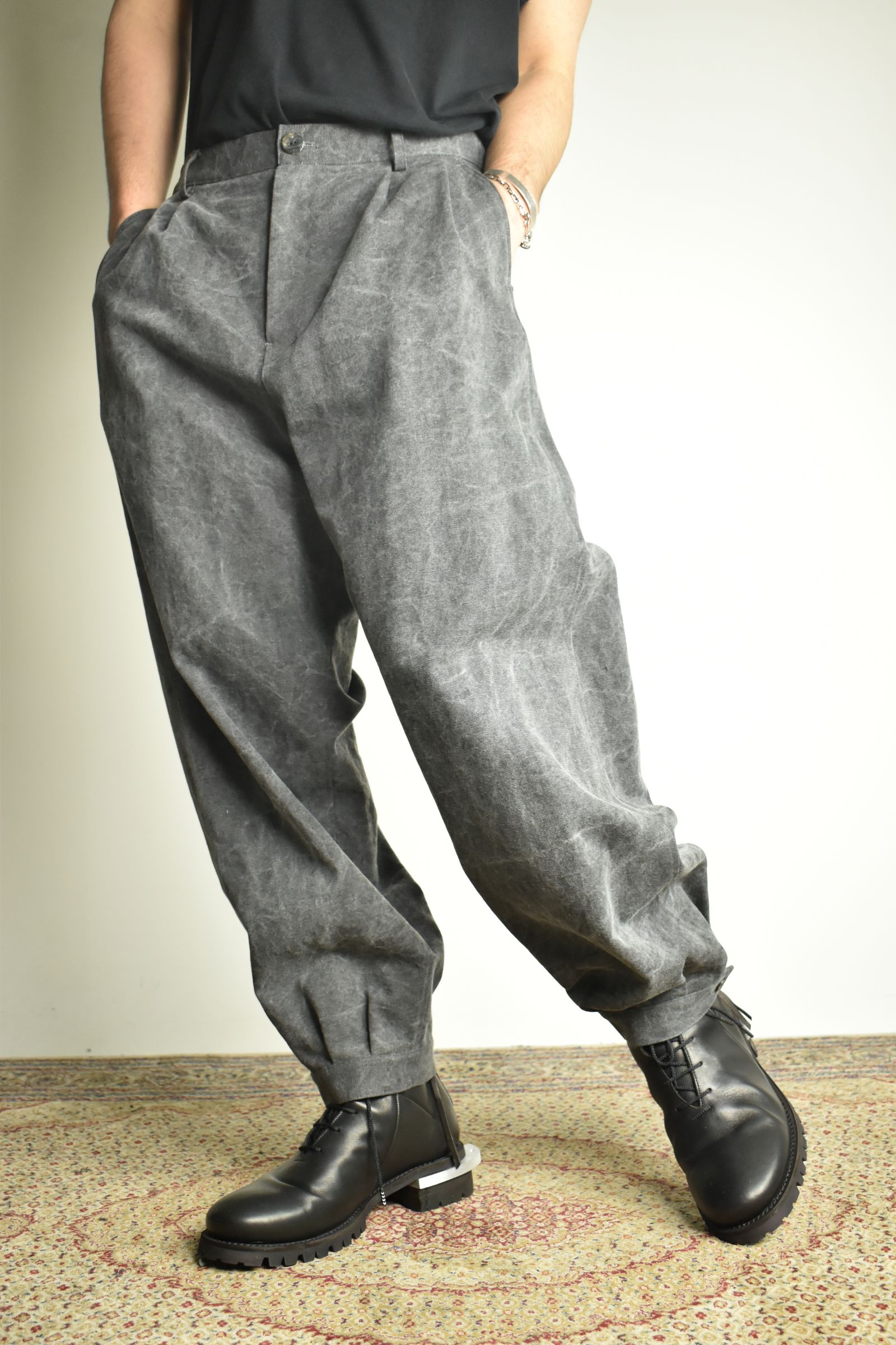 Tucked Hem Pants with Button Closure"Charcoal" /  タックヘムパンツ "チャコール"