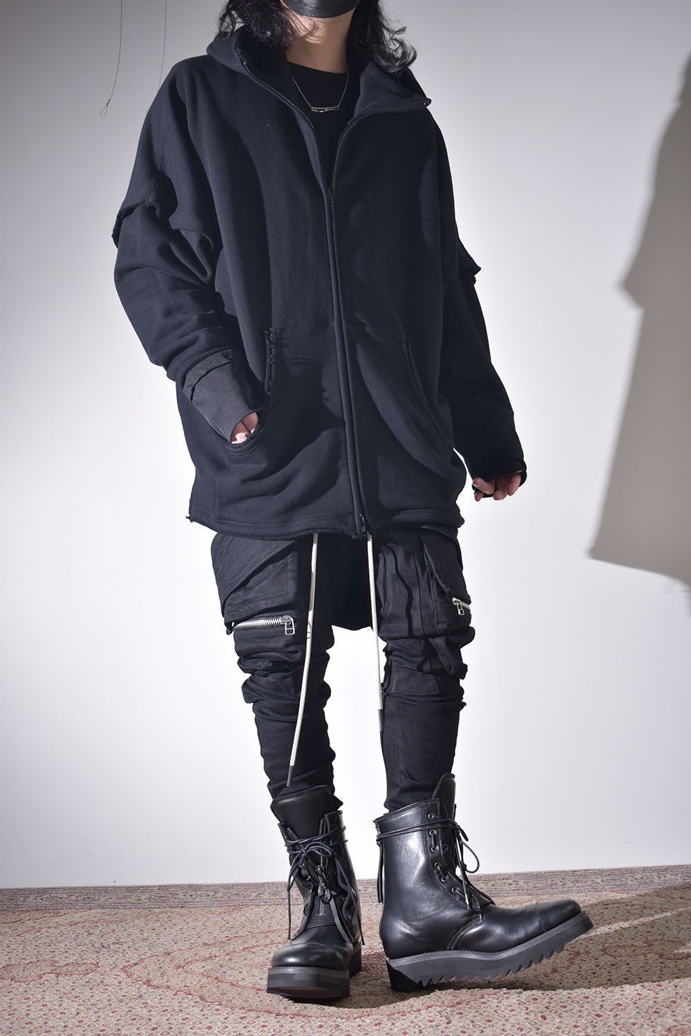 ドルマンスリーブにも重ねられるベスト