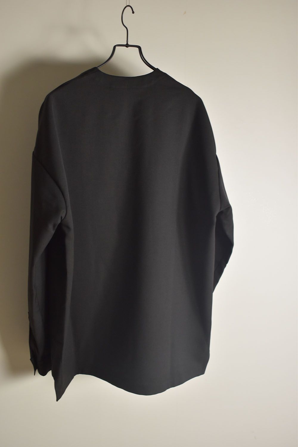 Collarless Top"Black" / カラーレストップ"ブラック"