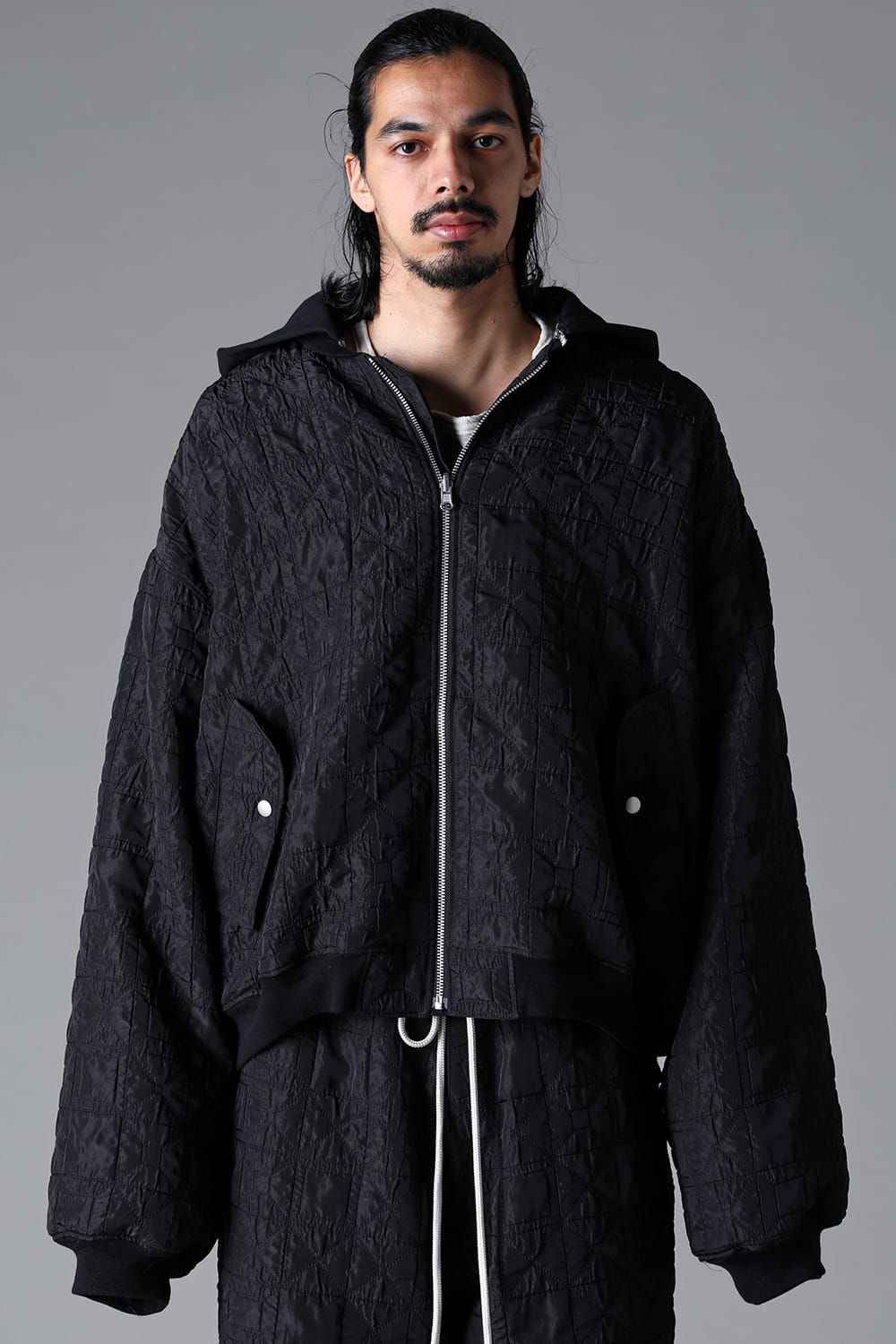 《2025AW先行予約》Geometry Jumbo Hooded MA-1 Blouson"Black" / ジオメトリージャンボフーデッドMA-1ブルゾン"ブラック"