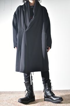 ジャージー素材のショールカラーラップコート