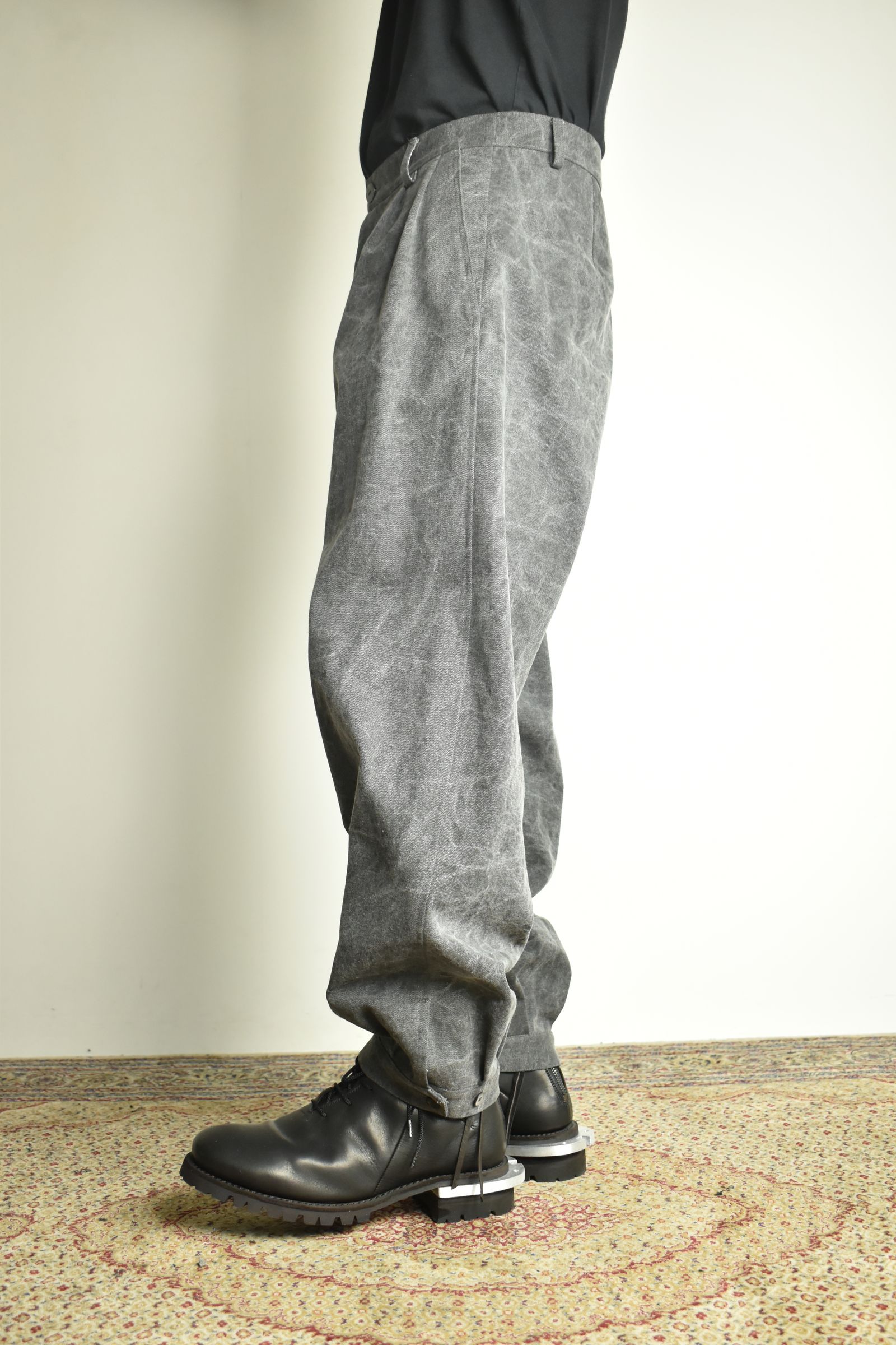 Tucked Hem Pants with Button Closure"Charcoal" /  タックヘムパンツ "チャコール"