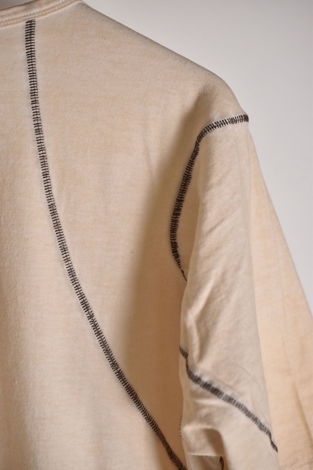 Soft Cotton Jersey Cold Dye Belt Adjustable Tee"Dusty WhiteソフトコットンジャージーコールドダイベルトアジャスタブルTシャツ"ダスティホワイト