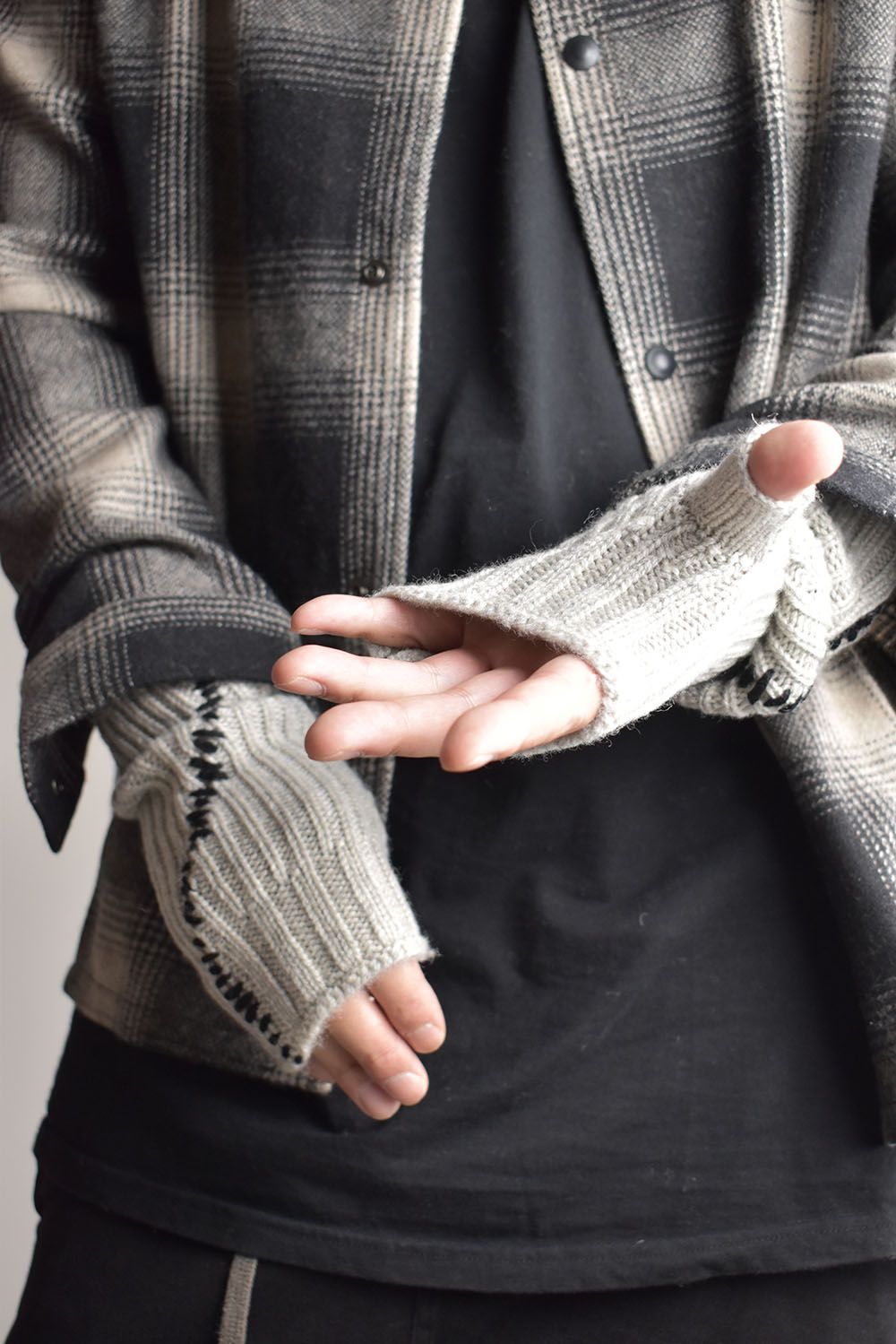 Over Lock Knit Arm Warmers "Oyster Grey" / オーバーロックニットアームウォーマー"オイスターグレー"