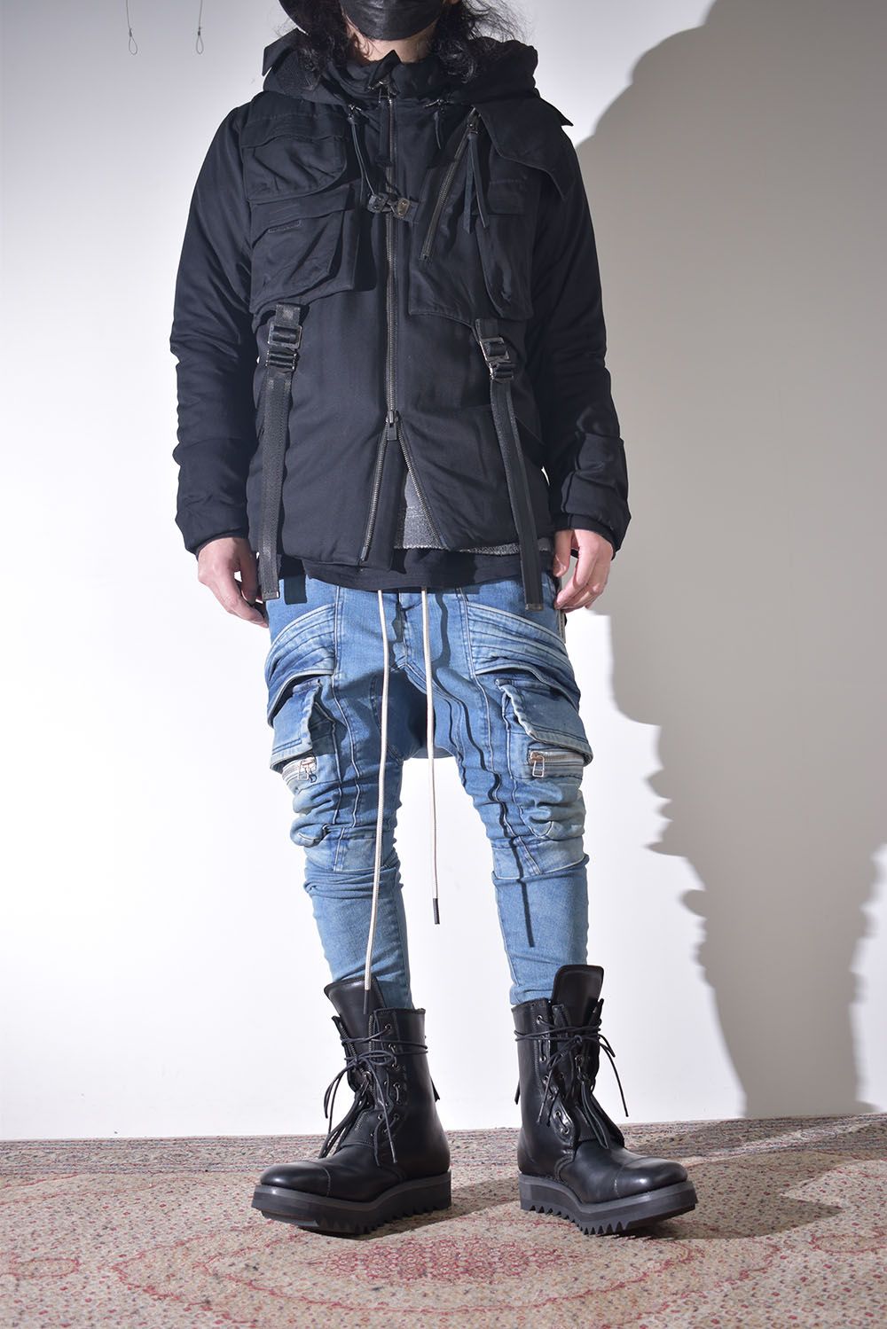 インディゴで合わせるダウンジャケット