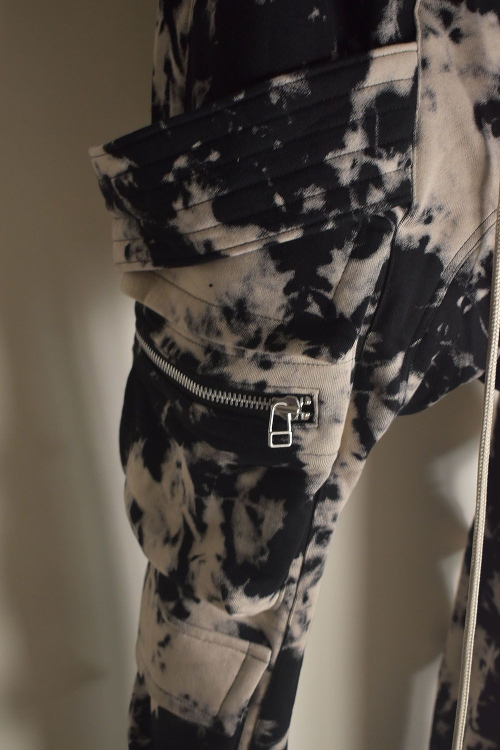 Discharge Pinting Belt Cargo Sarouel Jogger"Black×Ivory" /ディスチャージプリントベルトカーゴサルエルジョガー"ブラック×アイボリー"
