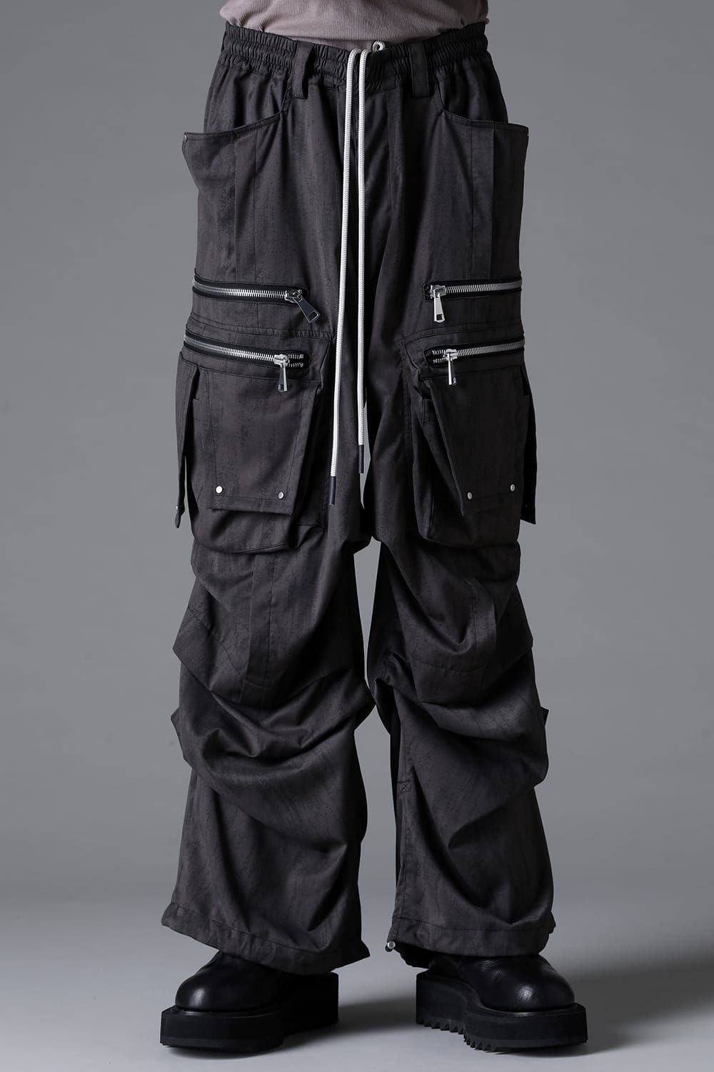 《2026SS先行予約》Abstract Cargo Tuck Wide Pants"Black / Grey /Brown" / アブストラクトカーゴタックワイドパンツ"ブラック/グレー/ブラウン"