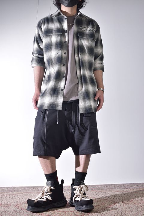 チェックシャツ×ショーツ