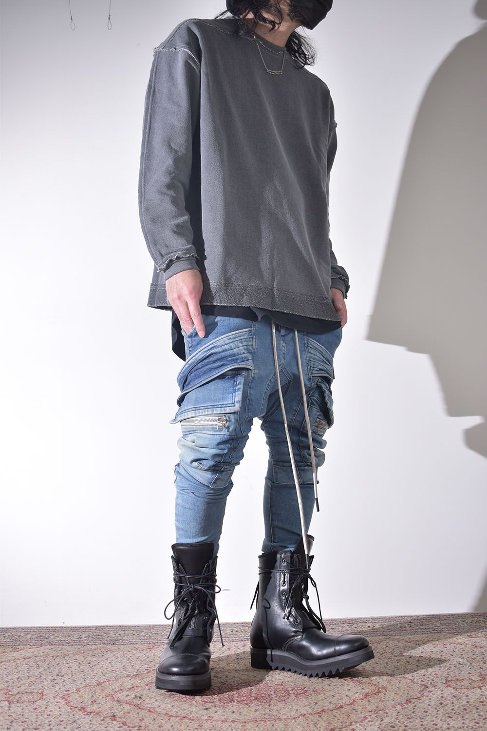 インディゴで合わせるダウンジャケット