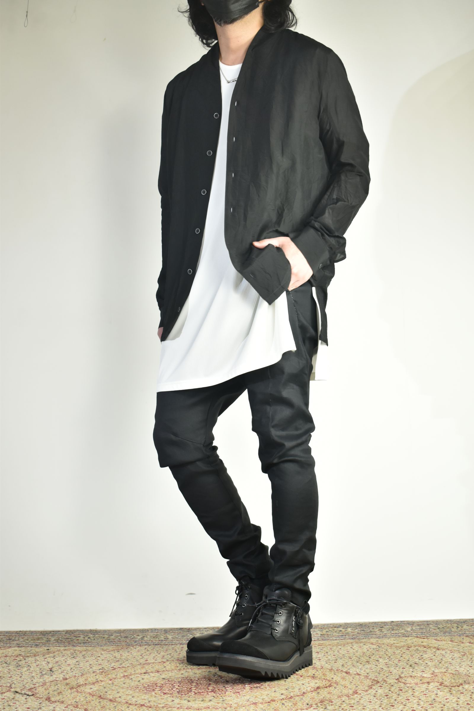 ソリッドでも快適な生地感