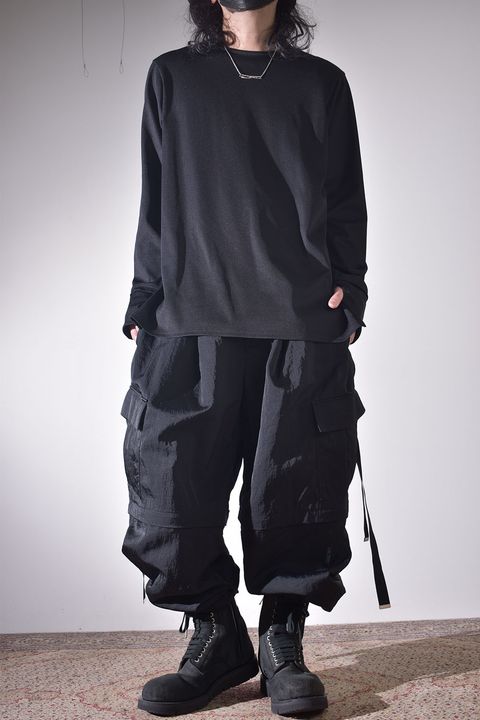 素材の変化で楽しむオールブラック