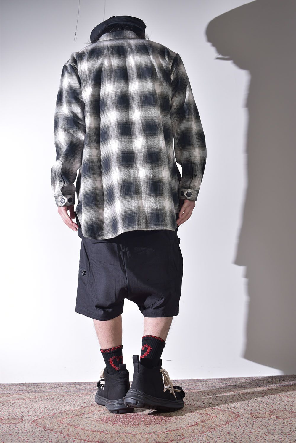 チェックシャツ×ショーツ