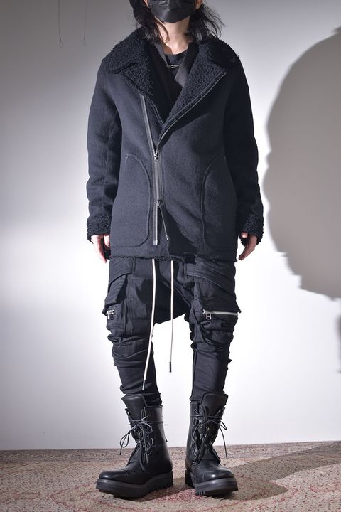 ライトな着心地で暖かく