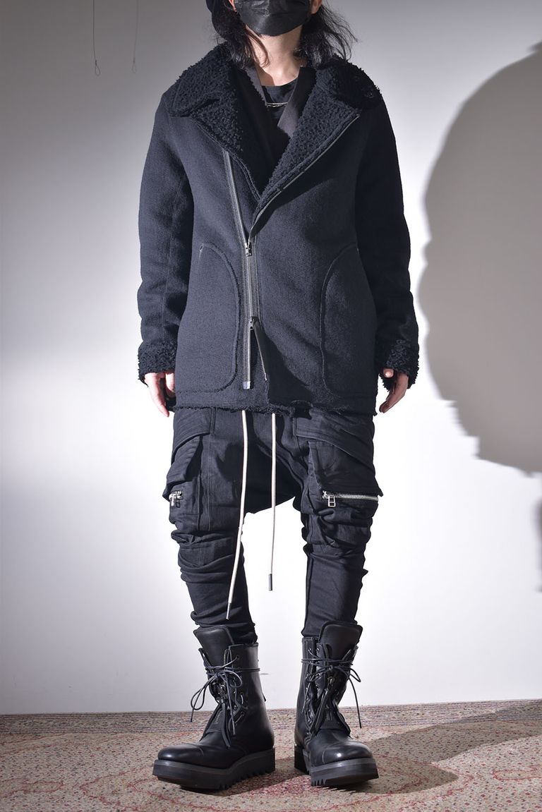 ライトな着心地で暖かく