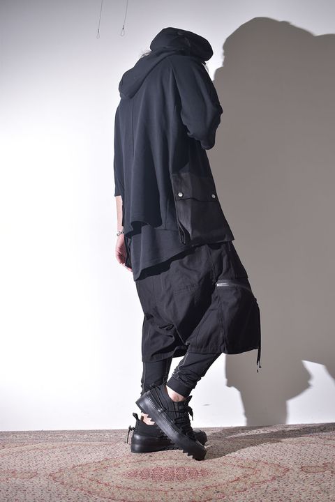 Hoodieも残り1点となっております。