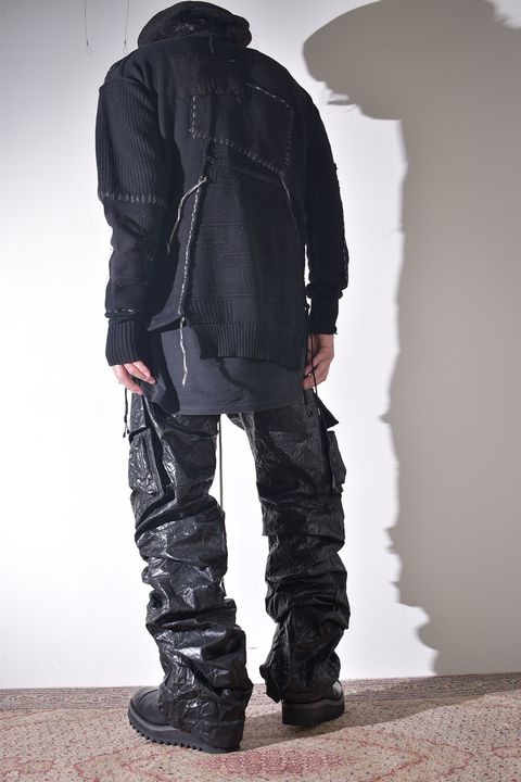 ニット × レザーの質感