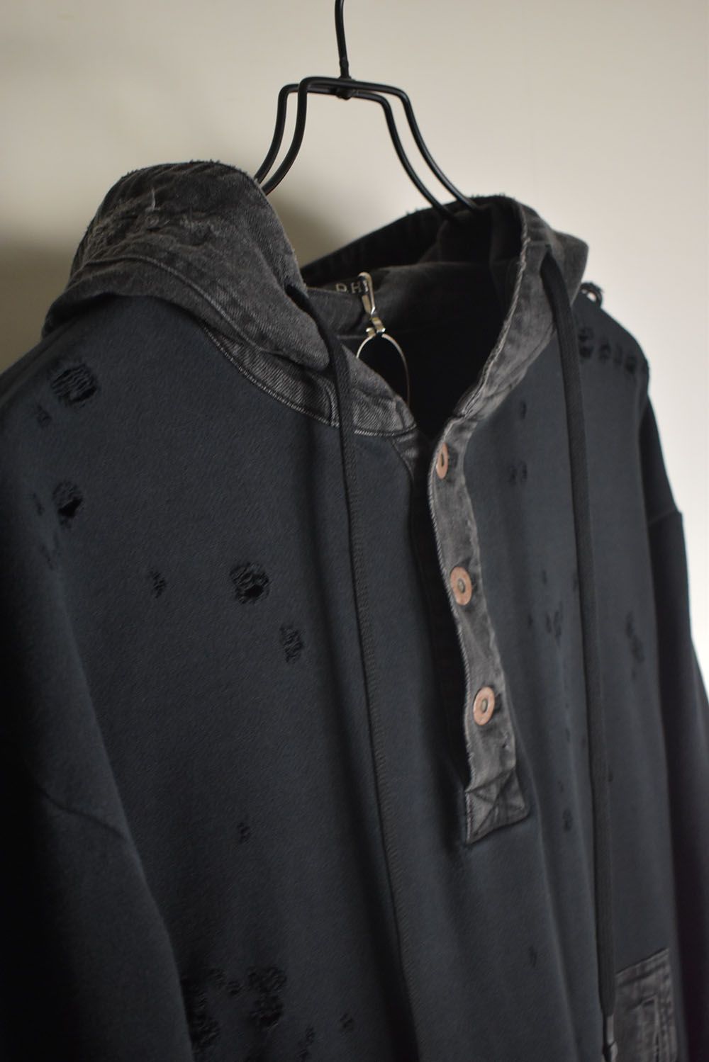 Denim Combination Non-Twisted Yarn Lined Oversized Pullover Hoodie"Black" / デニムコンビネーション無撚糸裏毛オーバーサイズプルオーバーフーディー"ブラック"