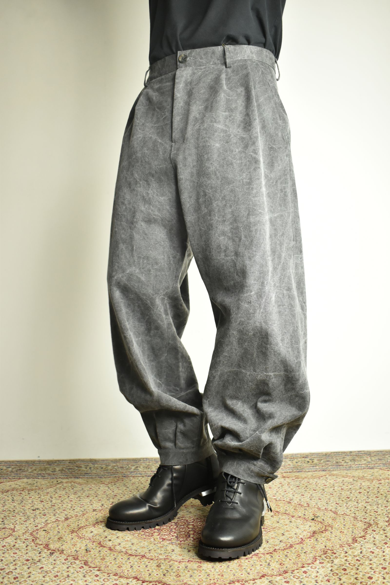 Tucked Hem Pants with Button Closure"Charcoal" /  タックヘムパンツ "チャコール"
