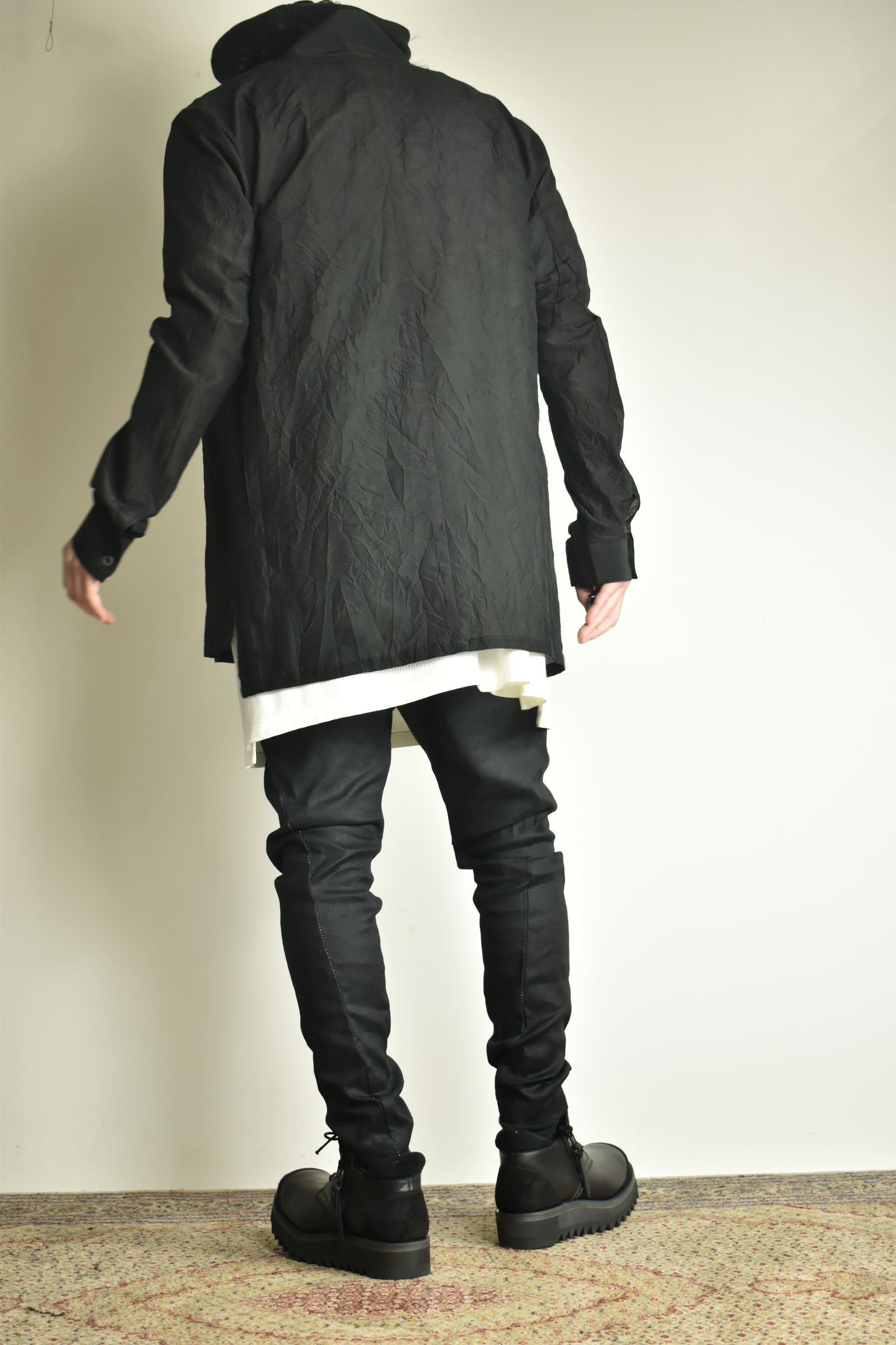 ソリッドでも快適な生地感