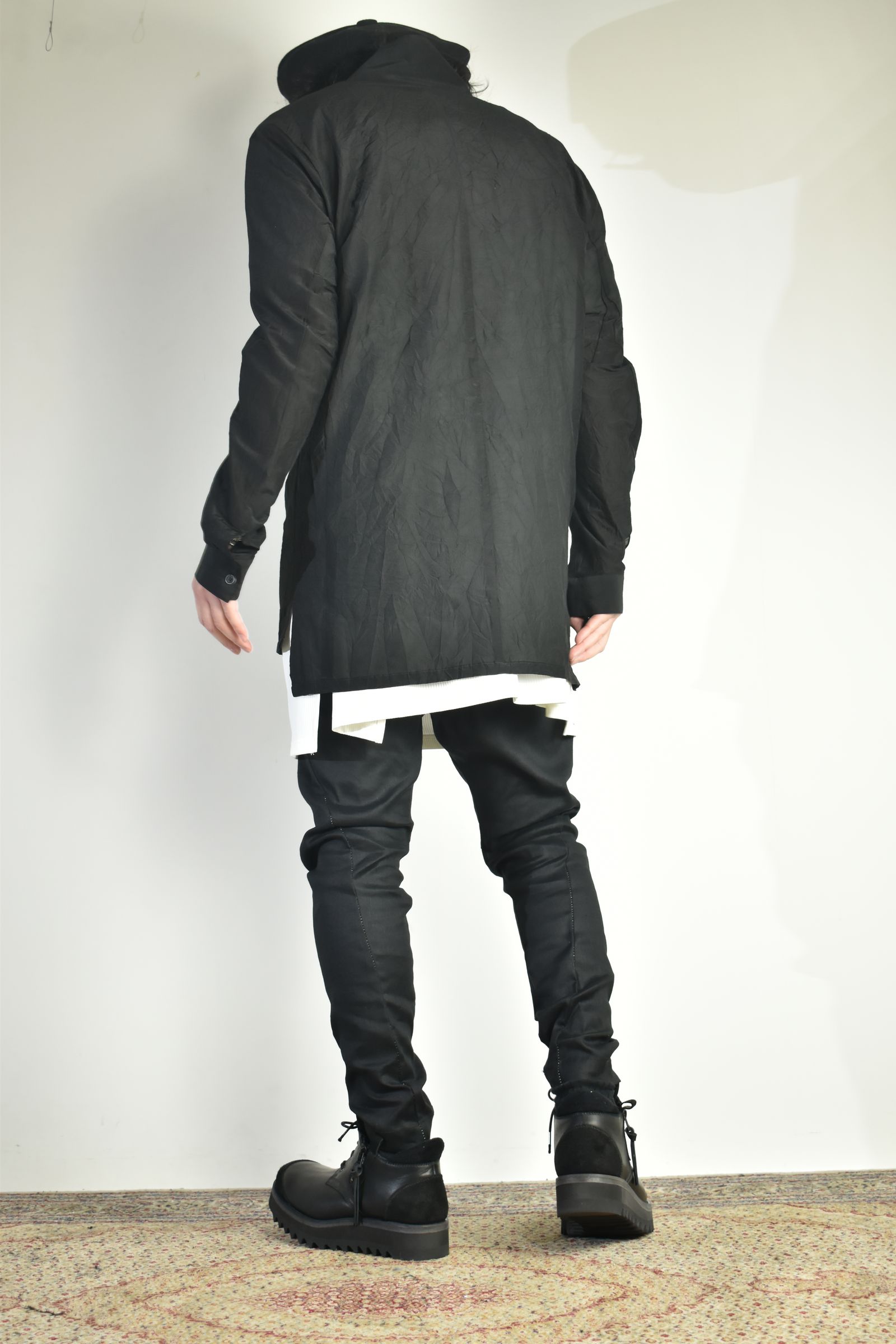 ソリッドでも快適な生地感