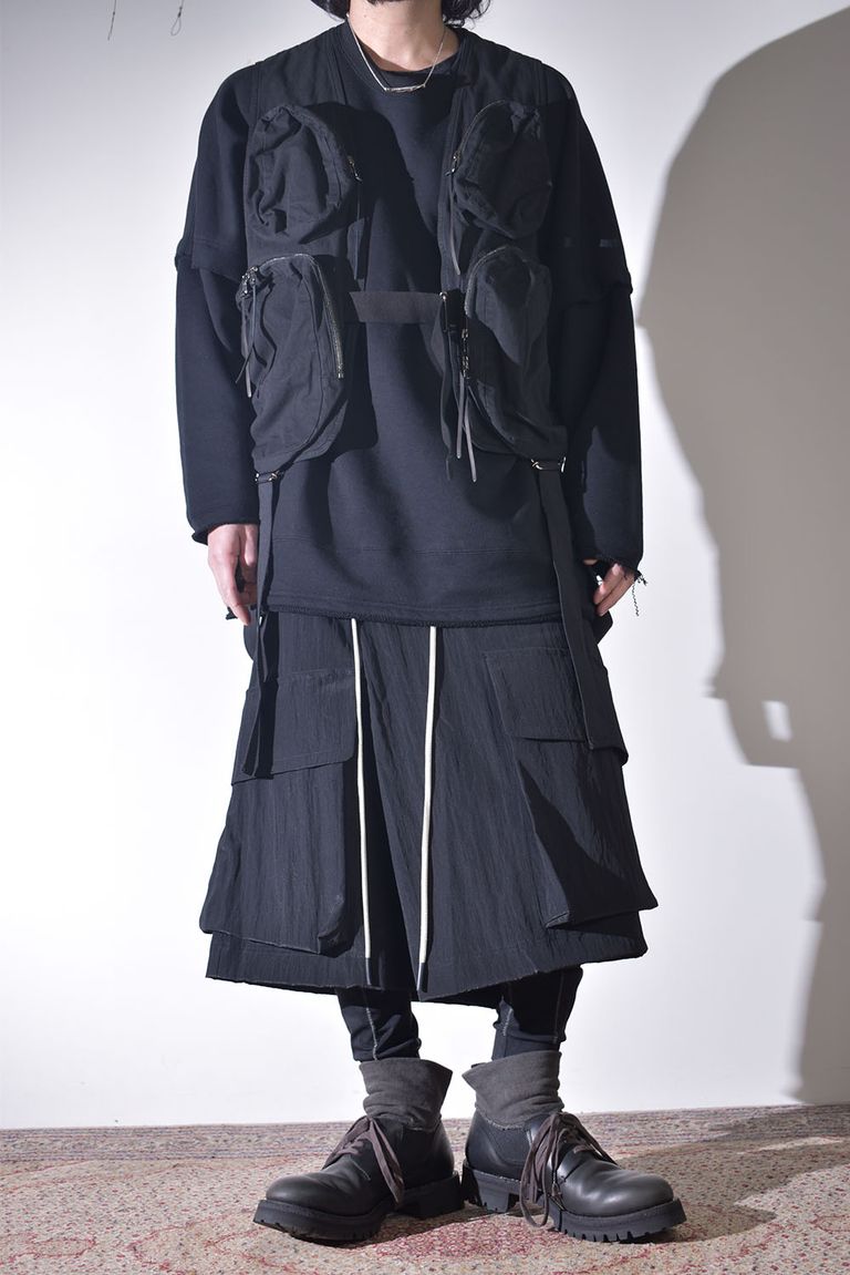 どんなトップスにも合わせられるベスト